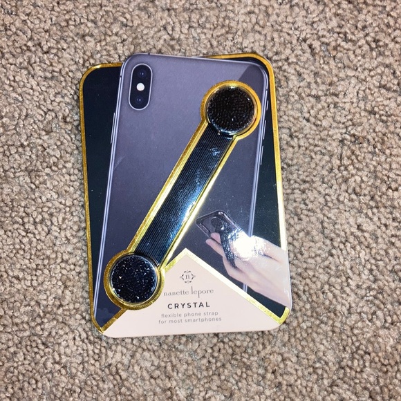 All for $30 or best offer/power bank,iPhone 11 pro and earbuds. - Picture 14 of 14